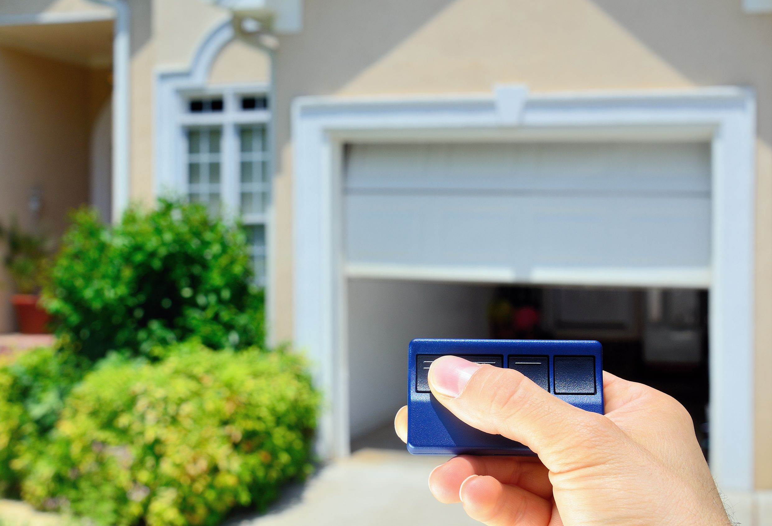 The Right Commercial Garage Door in Decatur, IL Should Always Come From the Experts