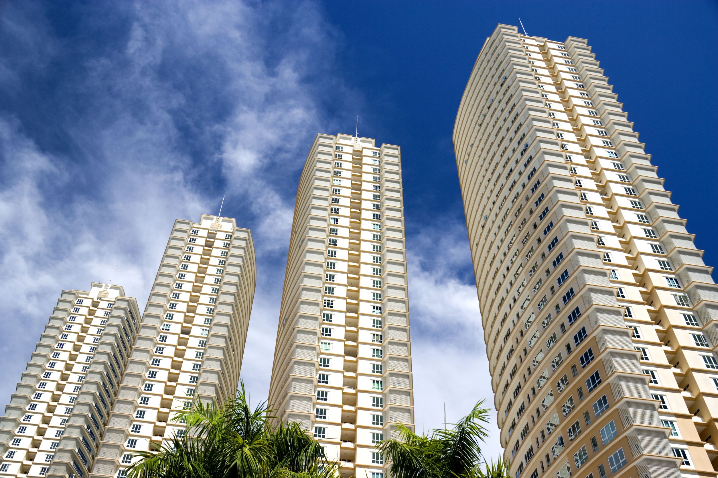 Luxury Living Redefined: Pompano Beach New Condominium Sales