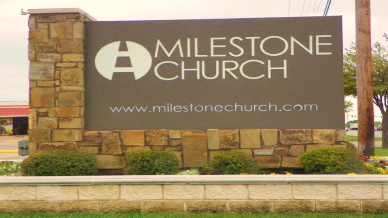 Factors to Consider Before Ordering Custom Signs in Arlington, TX
