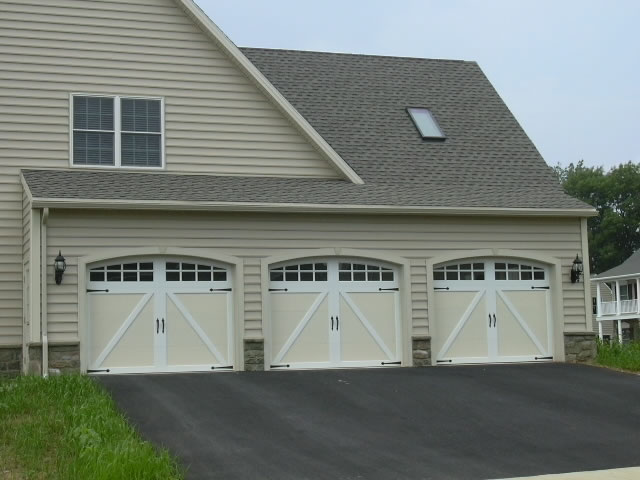 How to Find the Right Company for Glenview, IL Garage Door Repair