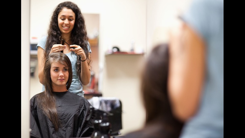 Advantages And Disadvantages Of Having Your Hair Dyed At Beauty Salons In Austin TX
