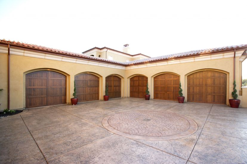 Choosing the Right Garage Door Company in Irvine, CA for Reliable Repairs and Installations
