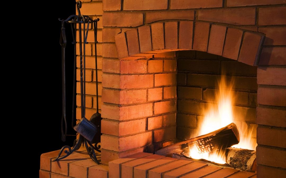 Enhance Backyard Living with Outdoor Fireplaces in Centennial, CO for Cozy Evenings