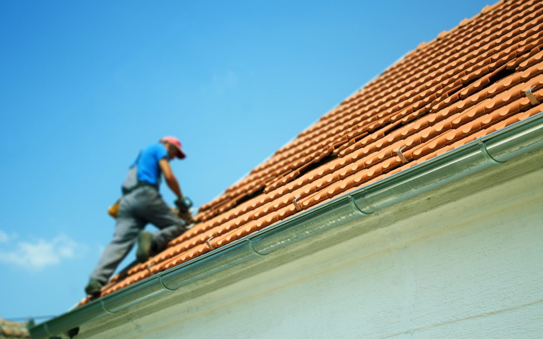 Steps a Roof Replacement Contractor in Olathe Takes for Quality Results